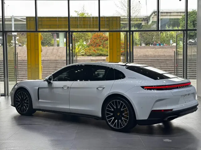 Porsche Panamera — Фото автомобиля 5