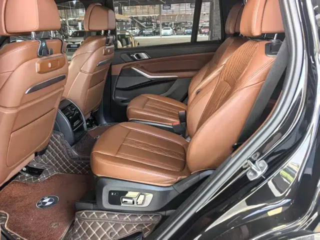 BMW X7 — Фото автомобиля 3