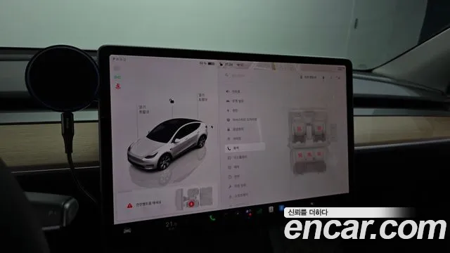 Tesla Model Y — Фото автомобиля 16