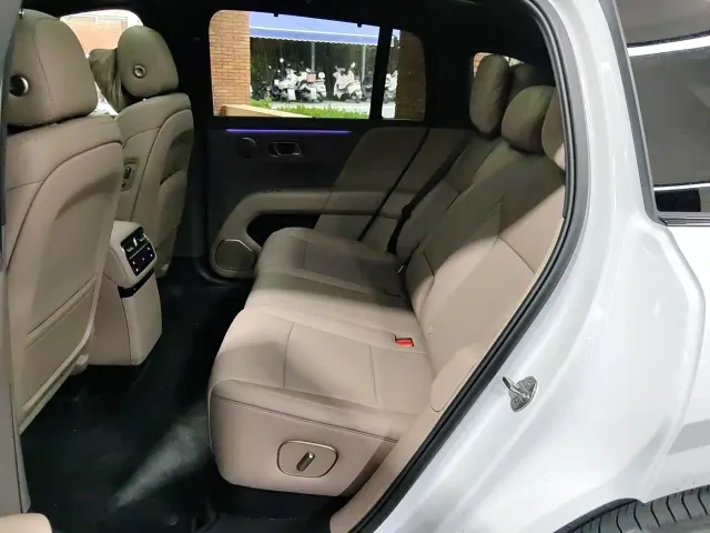 Li Auto i6 — Фото автомобиля 11