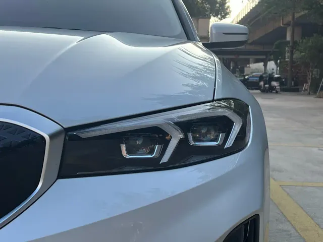 BMW i3 — Фото автомобиля 11