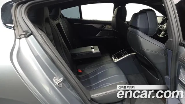 BMW 8 Series G15 — Фото автомобиля 18