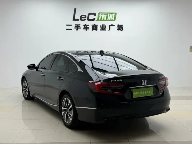 Honda Accord — Фото автомобиля 6