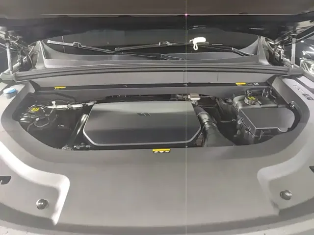 Li Auto L8 — Фото автомобиля 19