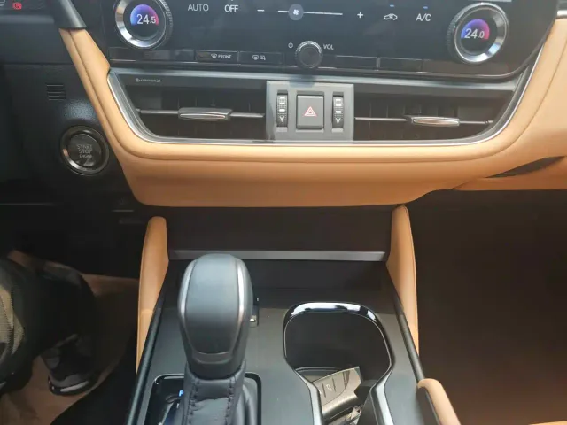 Lexus ES — Фото автомобиля 18