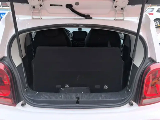 Roewe Clever — Фото автомобиля 18