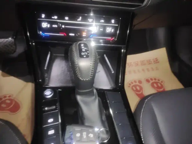Volkswagen Passat 2024 380TSI Dragon Soaring Edition — Фото автомобиля 13