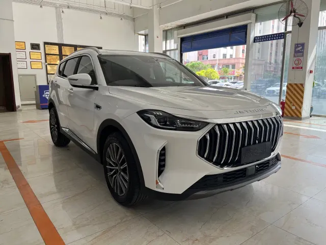 Jetour X70 Plus — Фото автомобиля 3
