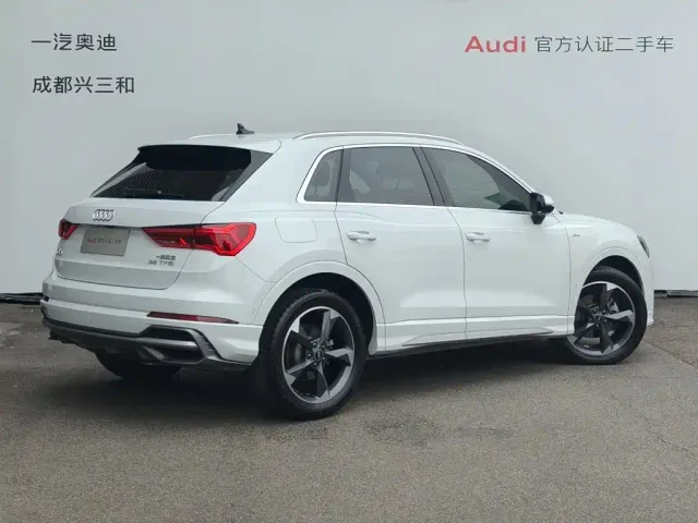 Audi Q3 — Фото автомобиля 4