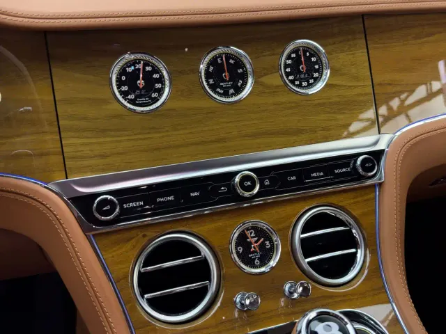 Bentley Continental 2022 4.0T GT V8 — Фото автомобиля 28