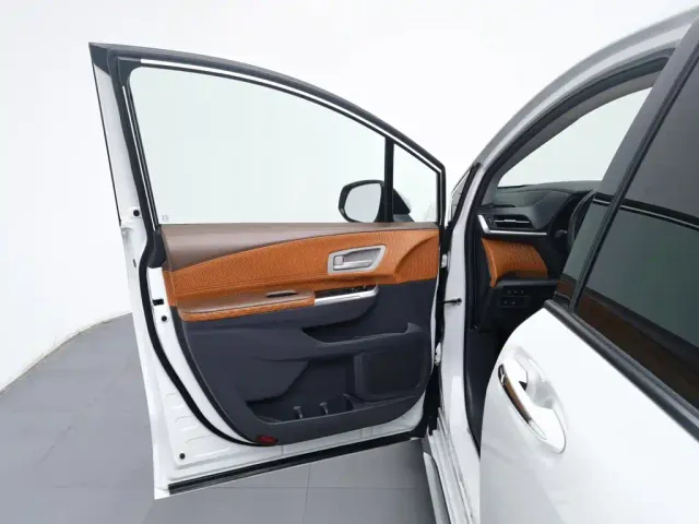 Toyota Granvia — Фото автомобиля 8