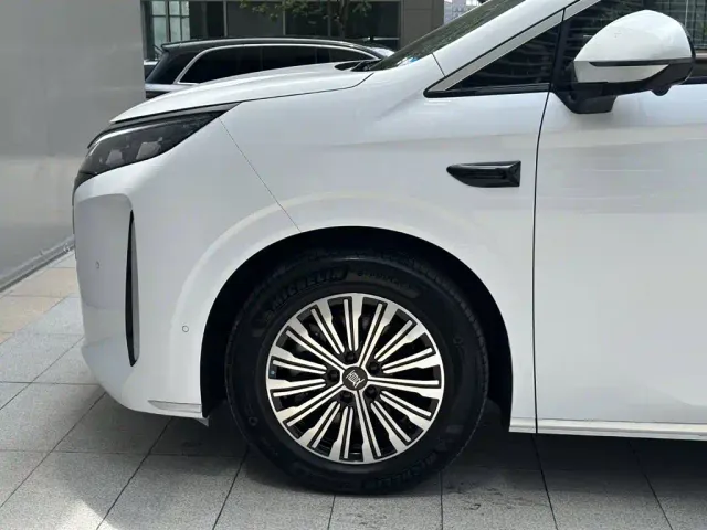 BYD Xia — Фото автомобиля 5