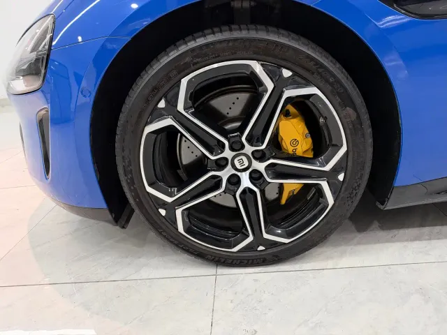 Xiaomi SU7 — Фото автомобиля 15