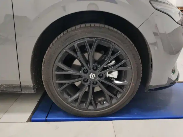Leapmotor Lafa 5 — Фото автомобиля 6