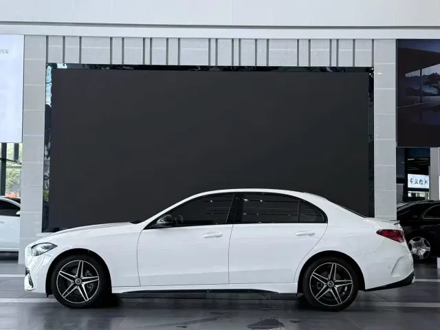Mercedes-Benz C-Class — Фото автомобиля 3