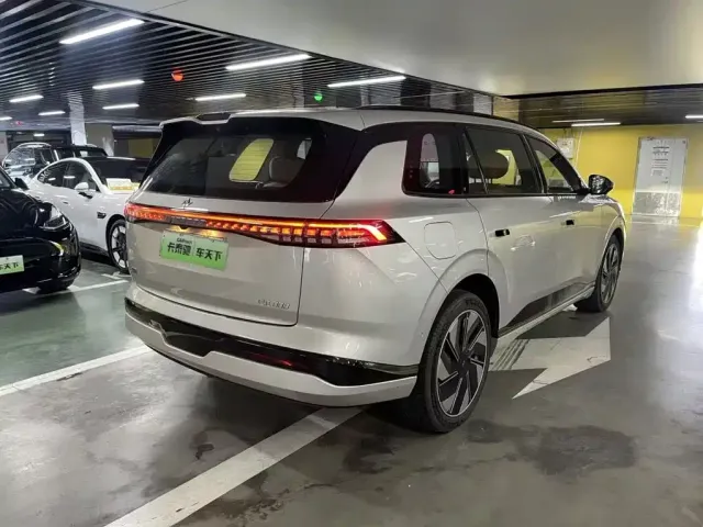 Dongfeng Yipai eπ008 2025 210Ultra Range Extender 5-Seater — Фото автомобиля 5