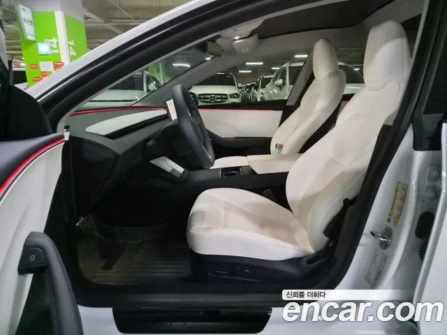 Tesla Model 3 — Фото автомобиля 8
