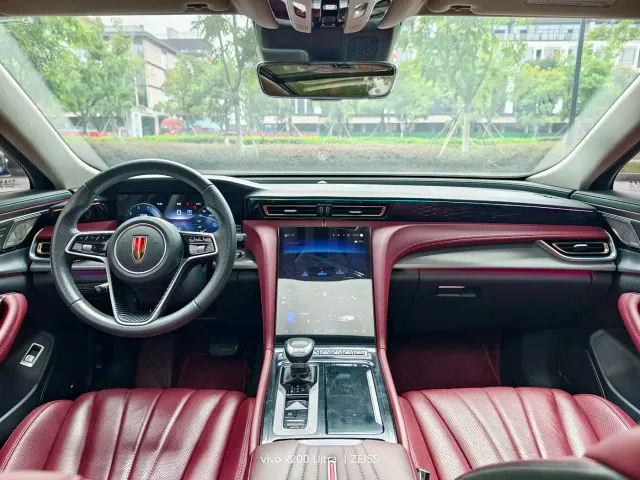 Hongqi H5 — Фото автомобиля 6