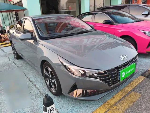 Hyundai Elantra — Фото автомобиля 3