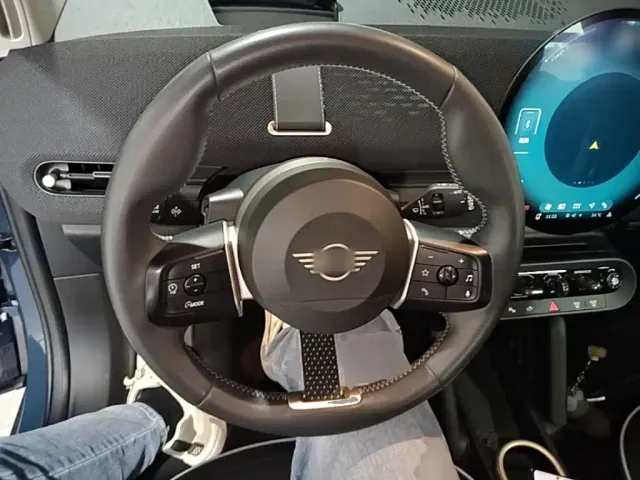 MINI Electric MINI ACEMAN — Фото автомобиля 10