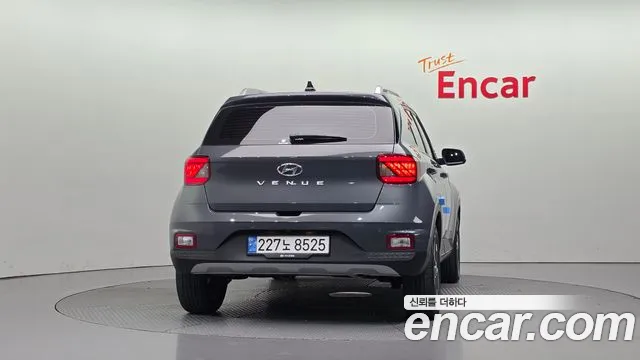 Hyundai Venue — Фото автомобиля 4