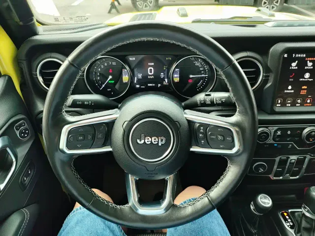 Jeep Wrangler 4xe — Фото автомобиля 12