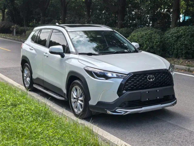 Toyota Corolla Cross — Фото автомобиля 3