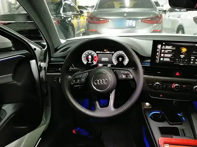 Audi A4L — Фото автомобиля 10