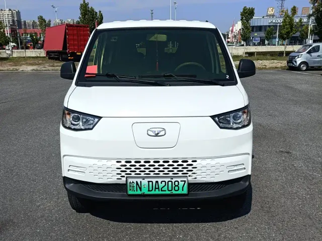 Kaiyi River Dolphin E5 — Фото автомобиля 2
