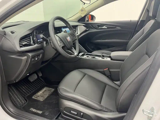 Buick Regal — Фото автомобиля 10