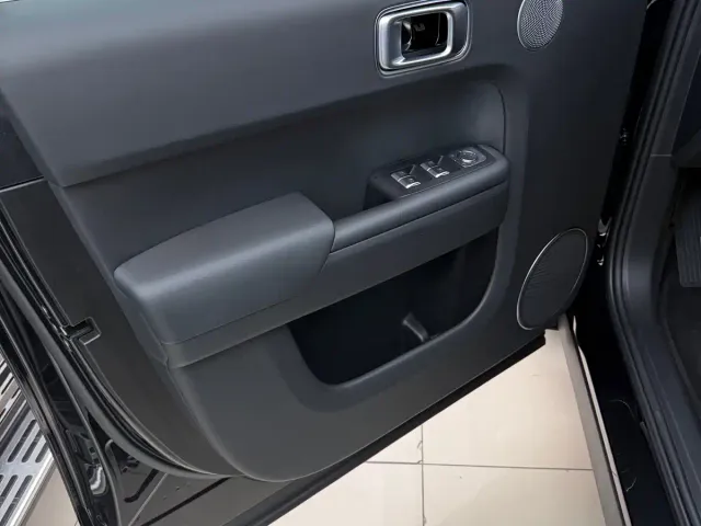 Li Auto L8 — Фото автомобиля 8