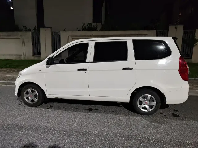 Wuling Hongguang — Фото автомобиля 4