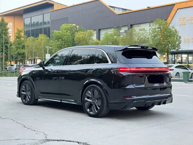 Li Auto L7 — Фото автомобиля 18