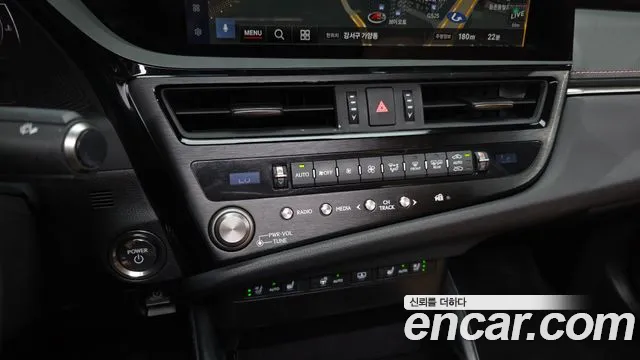 Lexus ES 7th Gen — Фото автомобиля 23