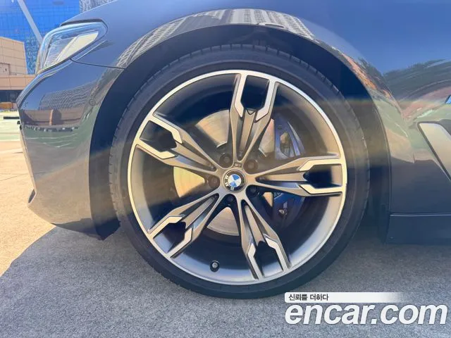 BMW 5 Series G30 — Фото автомобиля 5