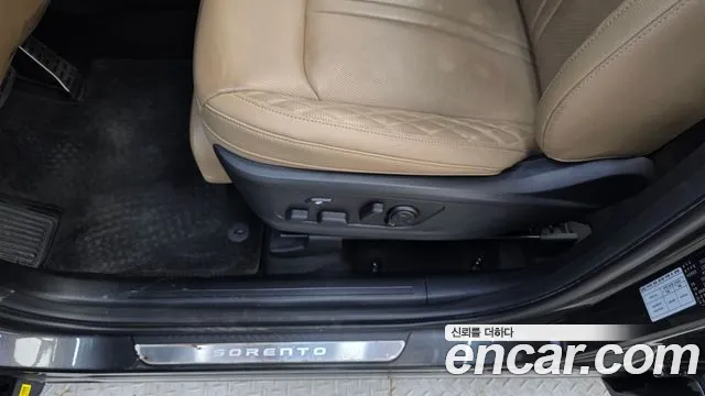 Kia Sorento Новый Sorento 4 поколение Бензин 2.5T 2WD — Фото автомобиля 29