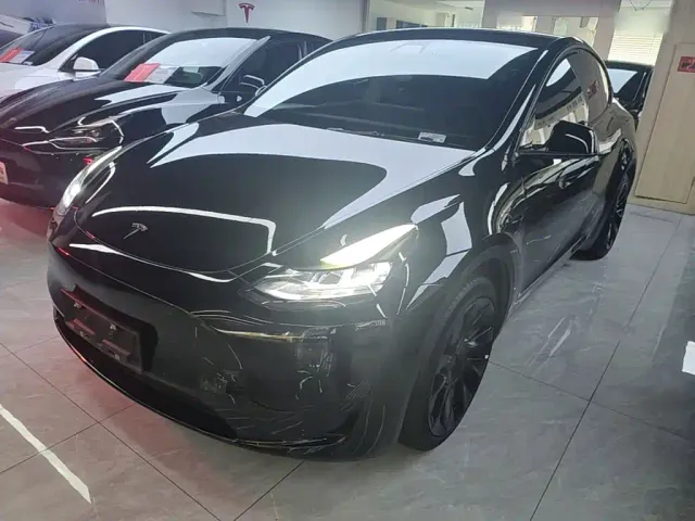 Фотография автомобиля — Tesla Model Y