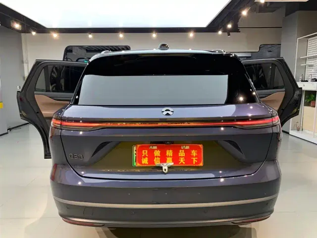 Nio ES8 — Фото автомобиля 5