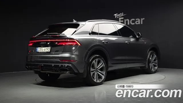 Audi Q8 55 TFSI quattro Premium — Фото автомобиля 2