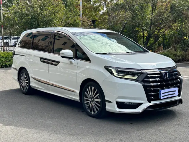 Honda Elysion — Фото автомобиля 3