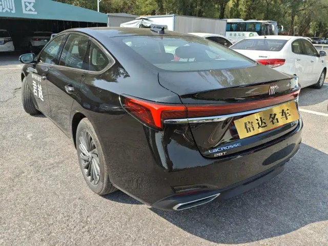 Buick LaCrosse — Фото автомобиля 8