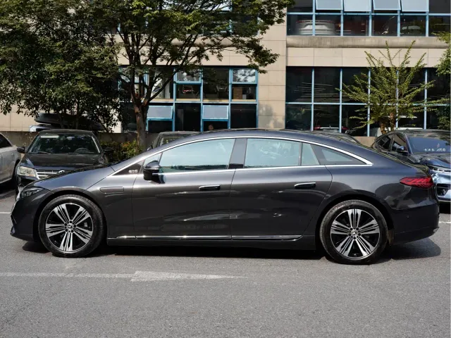 Mercedes-Benz EQS — Фото автомобиля 3