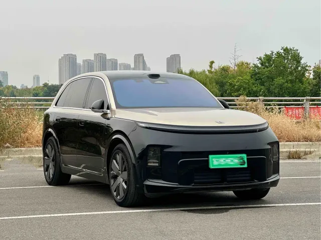 Li Auto L8 — Фото автомобиля 3