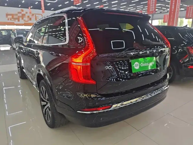 Volvo XC90 — Фото автомобиля 4