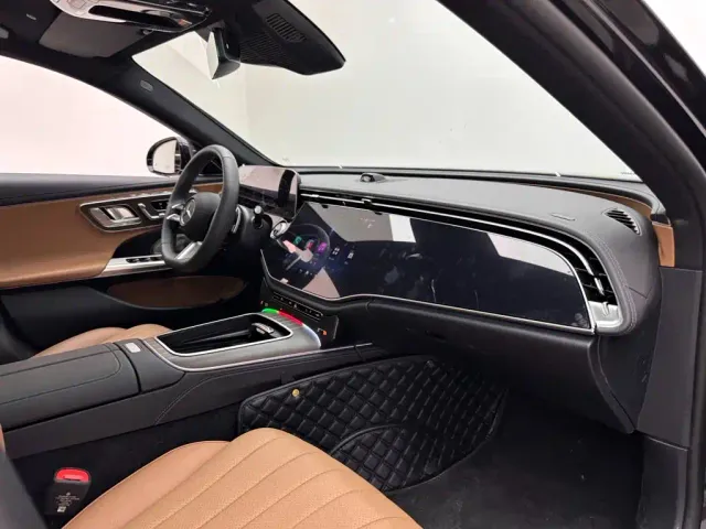 Mercedes-Benz E-Class — Фото автомобиля 11