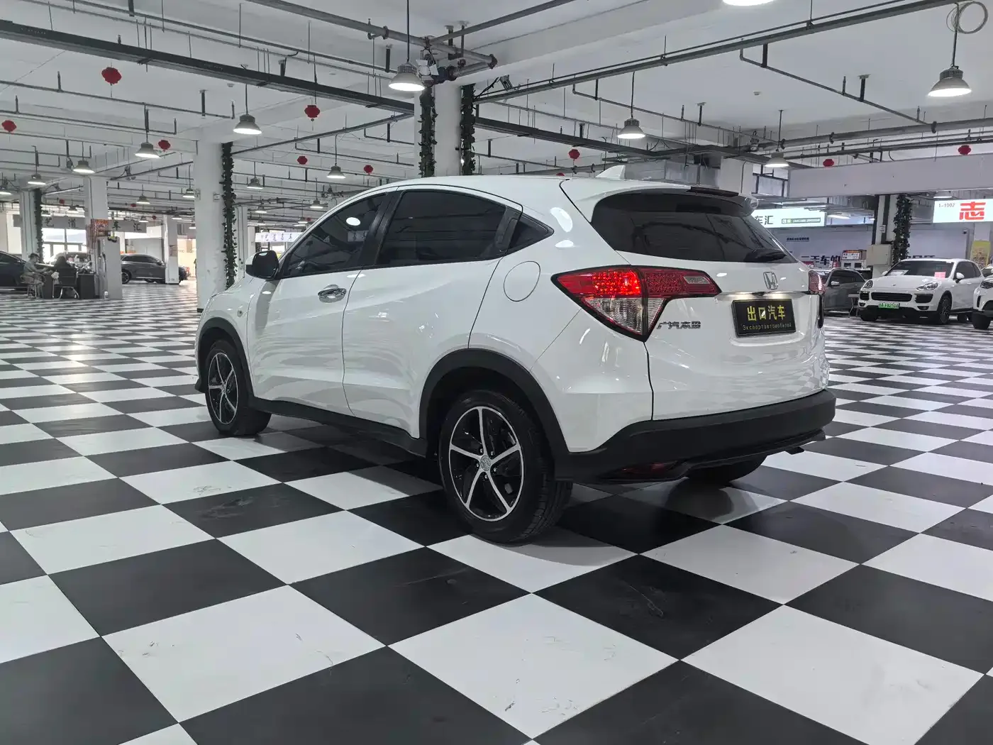 Honda Vezel 2020 1.5L CVT Pioneer — Фото автомобиля 6