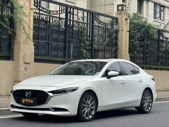 Фотография автомобиля — Mazda Axela