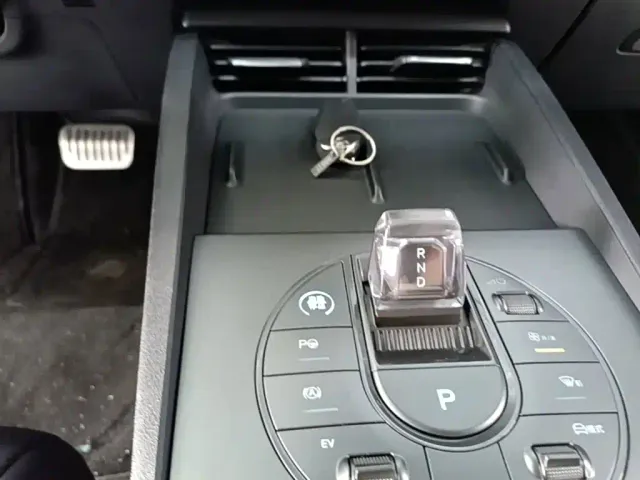 BYD Seal 06 — Фото автомобиля 13