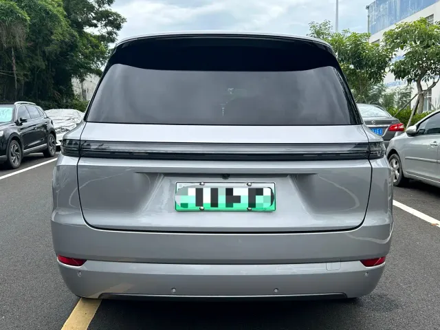 Li Auto L9 — Фото автомобиля 8