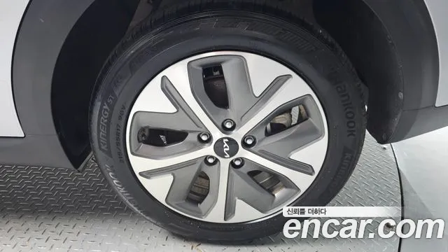 Kia Niro — Фото автомобиля 6